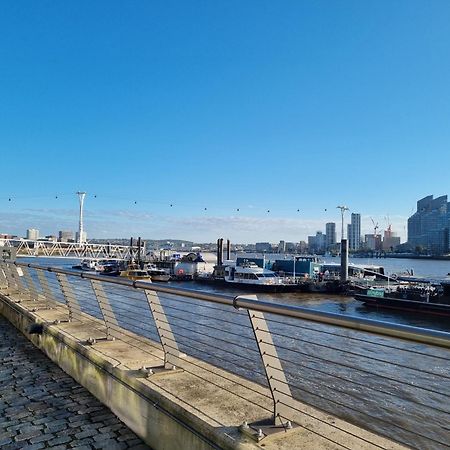 Luxury Apartment-Business-Relocation-Canary Wharf Лондон Екстериор снимка