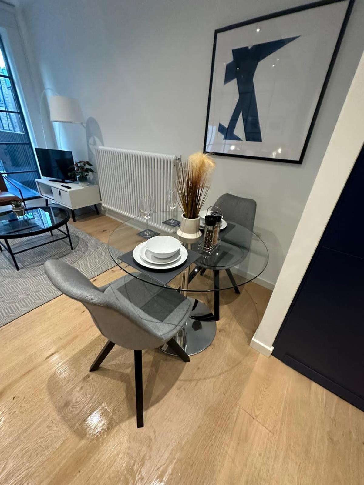Luxury Apartment-Business-Relocation-Canary Wharf Лондон Екстериор снимка